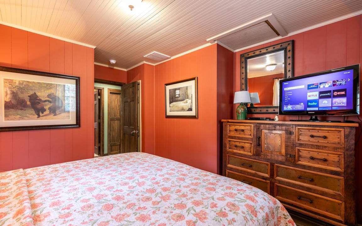 Photo of Bedroom in Blowing Rock