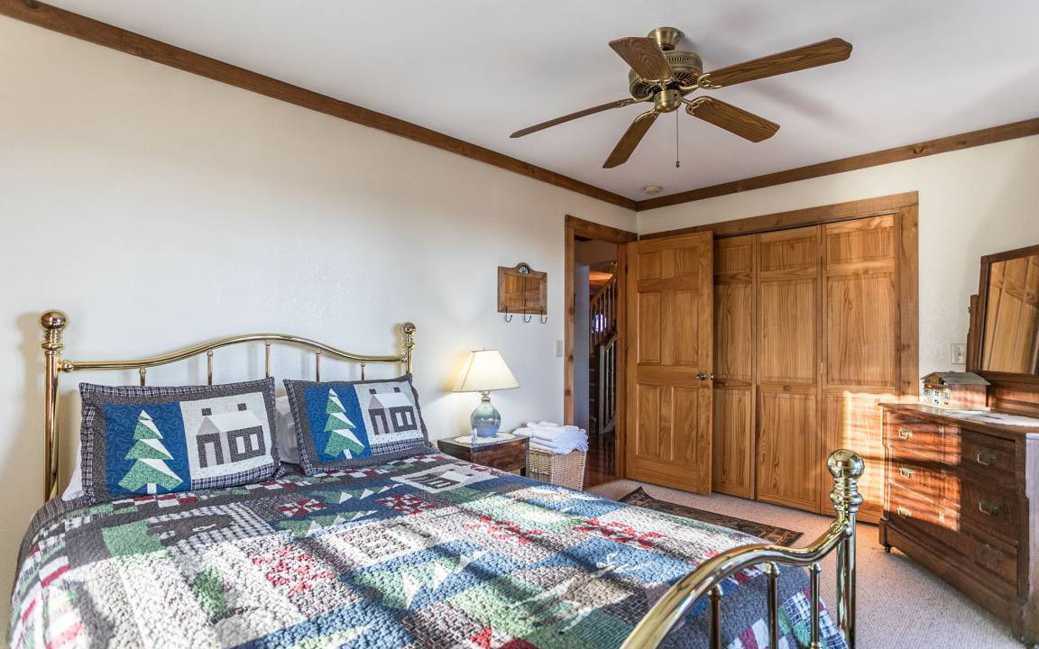 Photo of Bedroom in Seven Devils