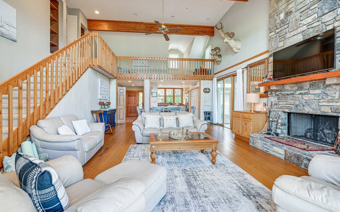 Photo of Livingroom in Lake Toxaway