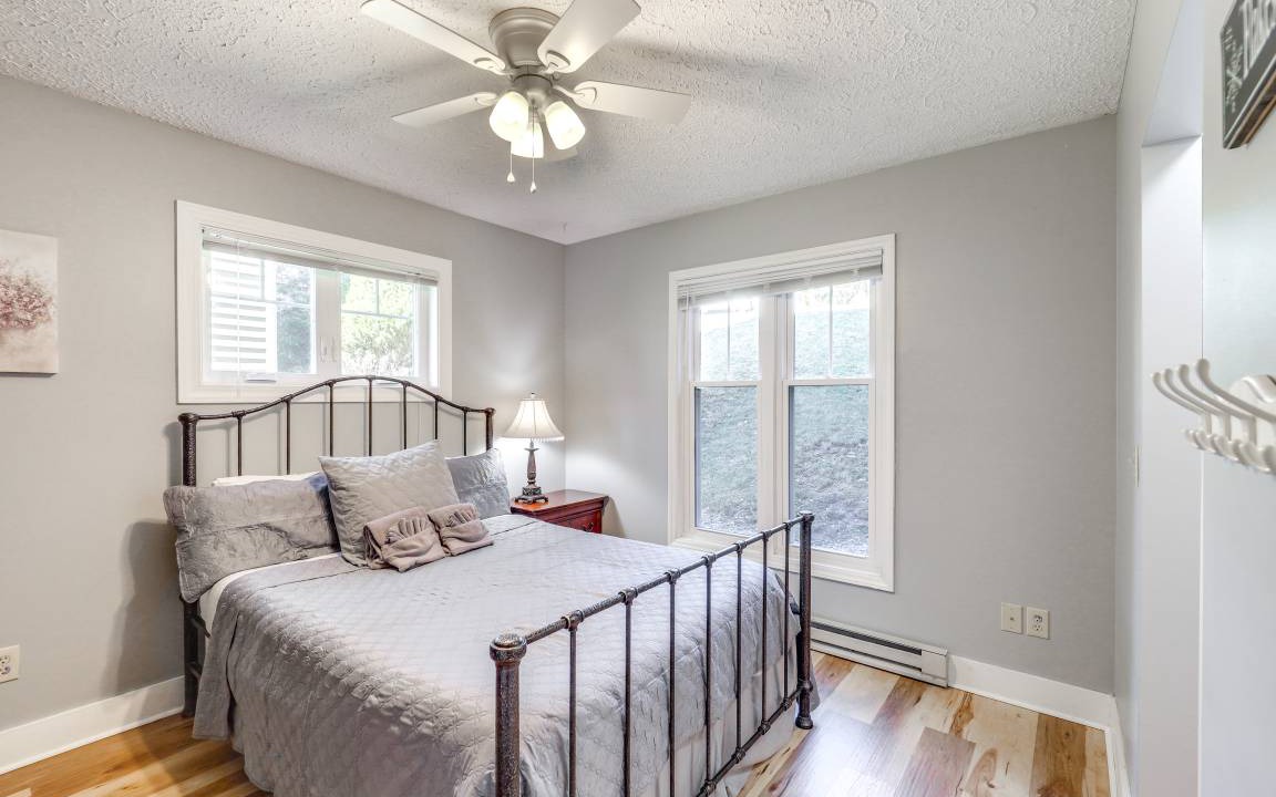 Photo of Bedroom in Seven Devils