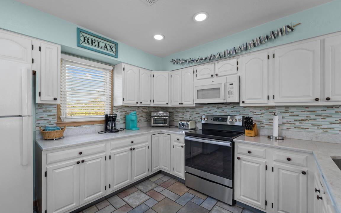 Photo of Kitchen in Whalehead Beach
