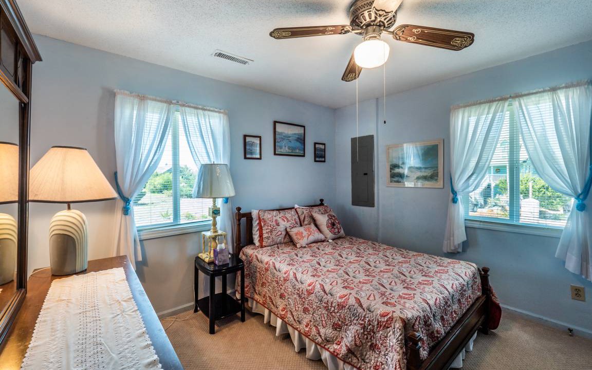 Photo of Bedroom in Topsail Beach
