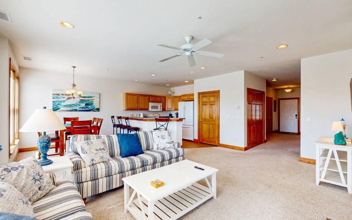 Photo of Livingroom in Bermuda Bay