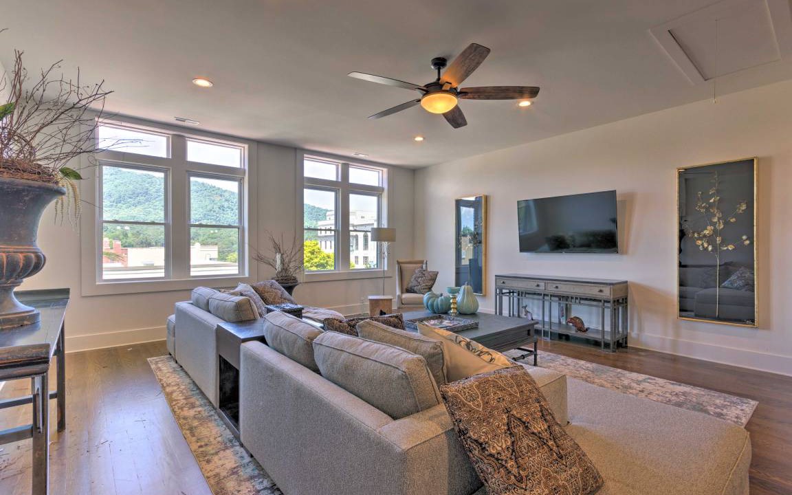 Photo of Livingroom in Waynesville