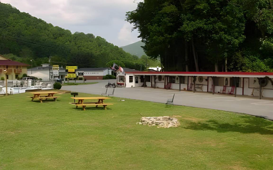 Photo of Others in Maggie Valley