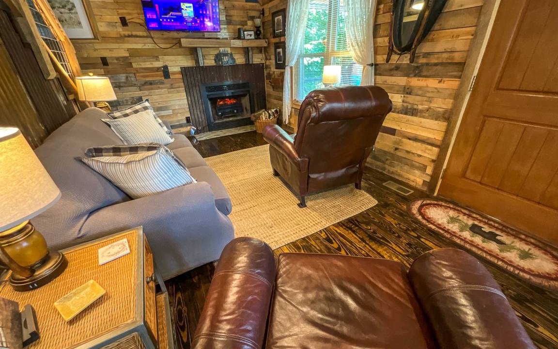 Photo of Livingroom in Millers Creek