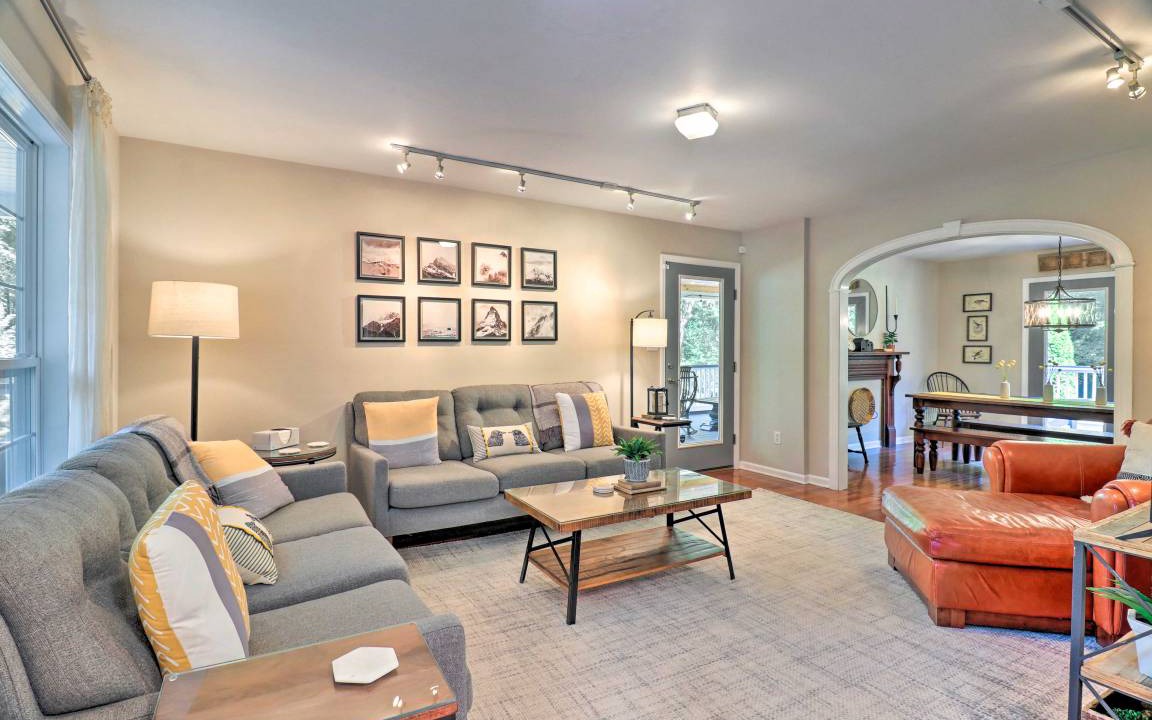 Photo of Livingroom in Brevard