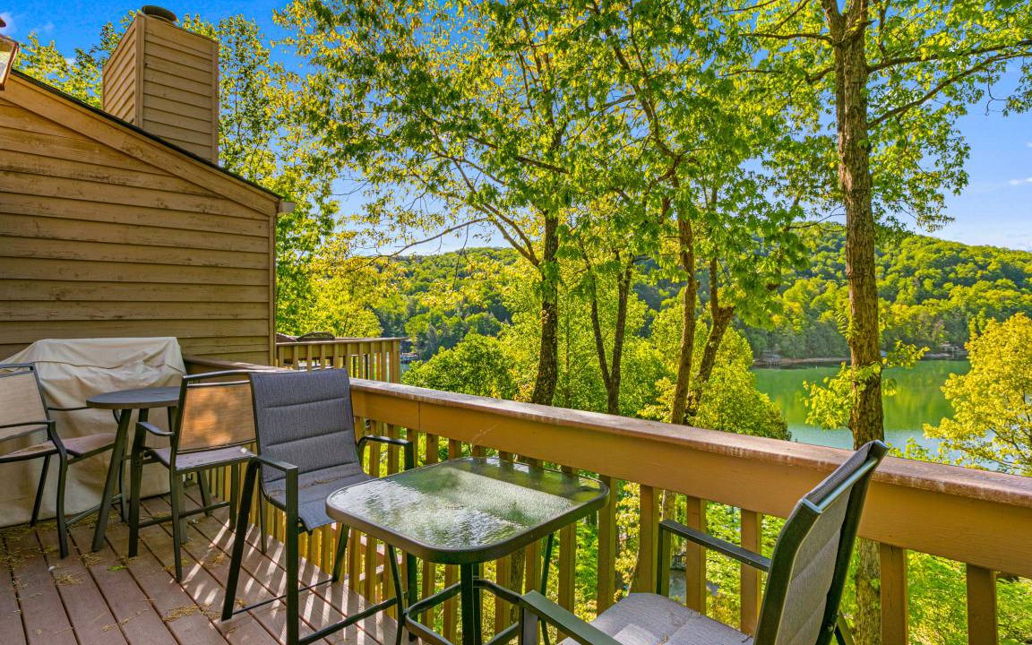 Photo of Patio Balcony in Lake Lure