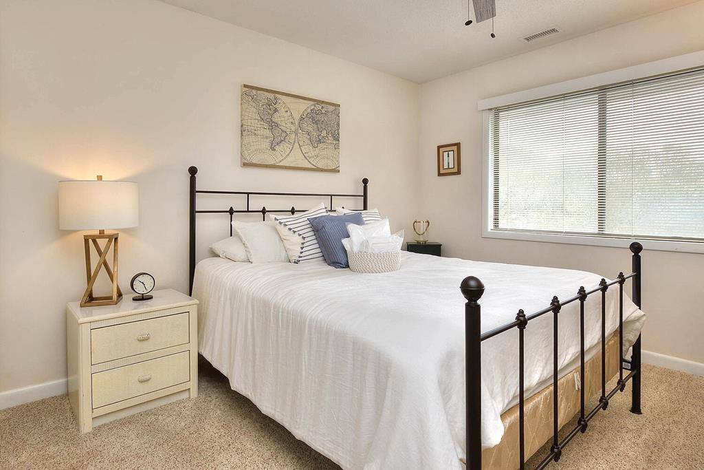 Photo of Bedroom in Caswell Beach