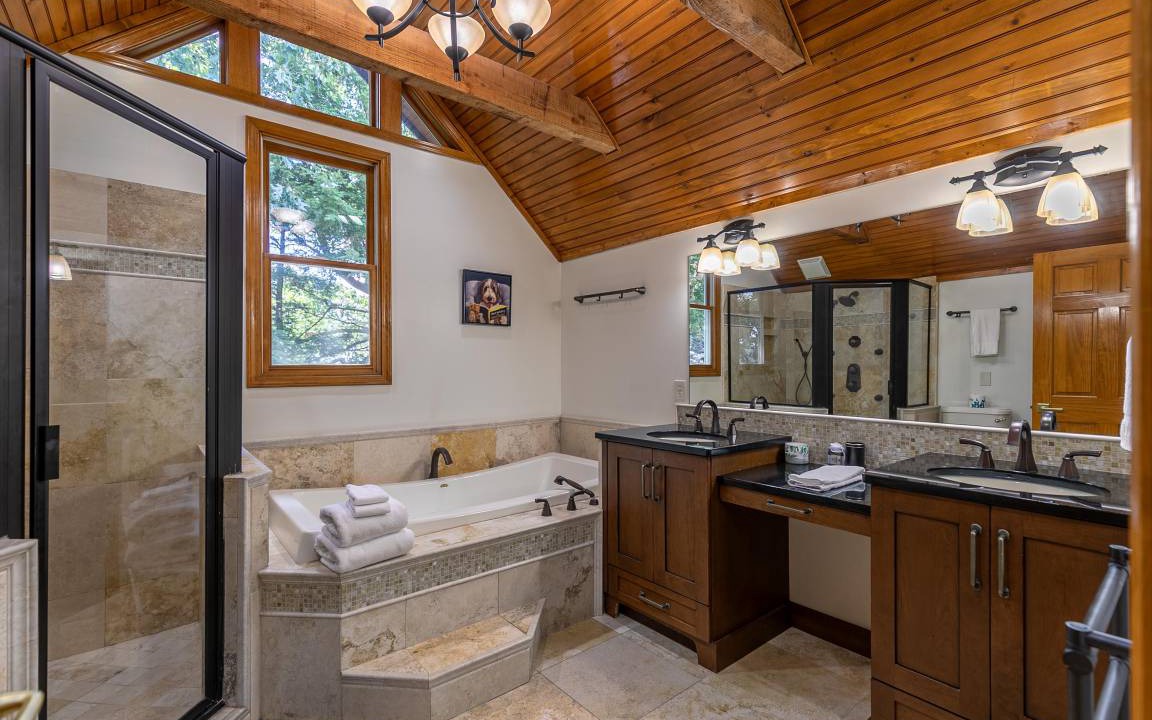 Photo of Bathroom in Apple Ridge