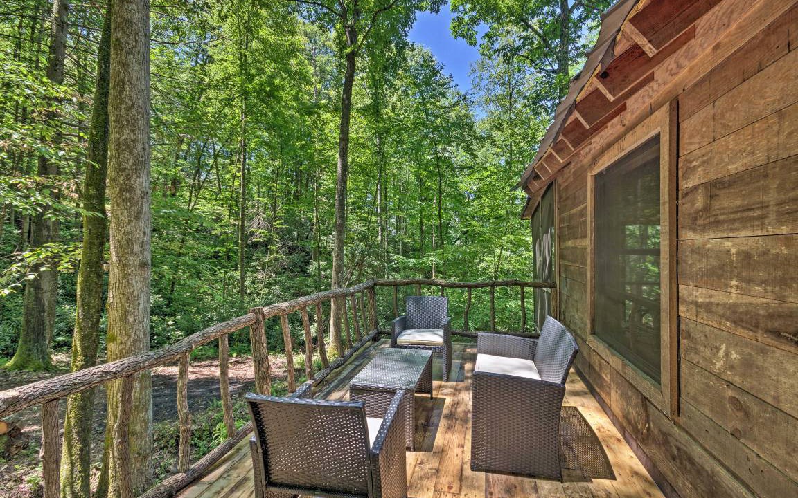 Photo of Patio Balcony in Barnardsville