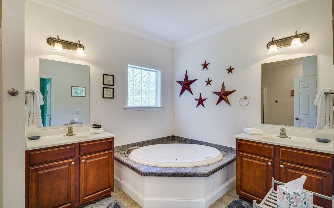 Photo of Bathroom in Semora