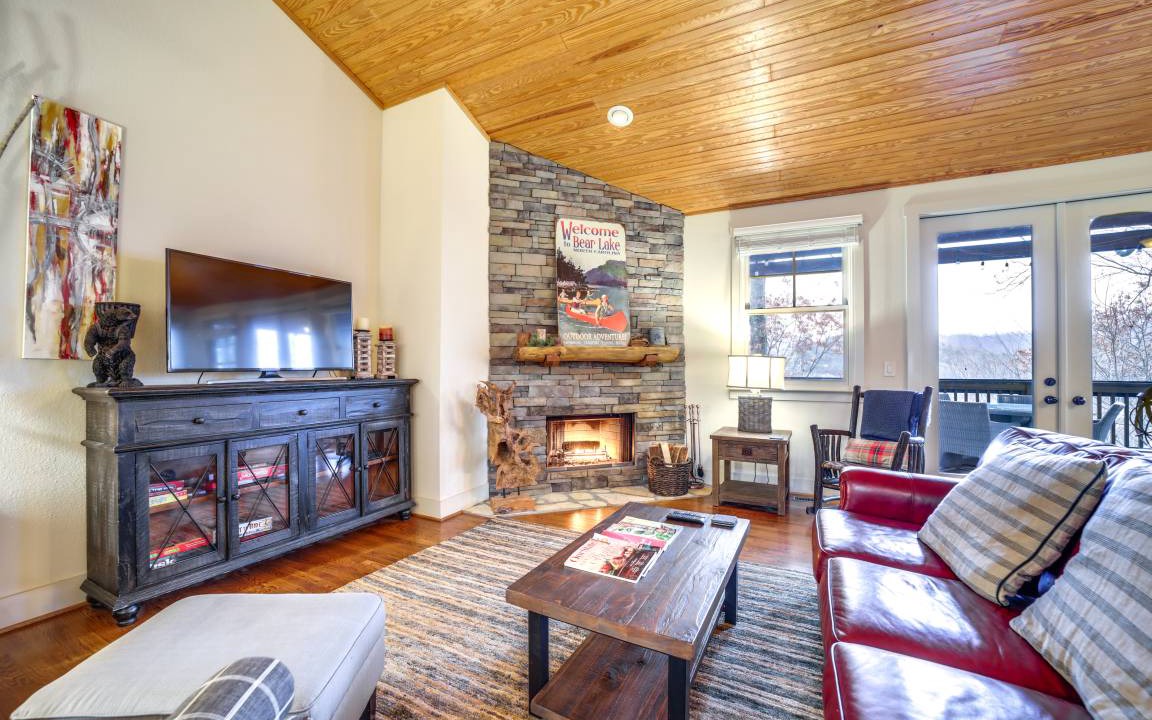Photo of Livingroom in Bear Lake Reserve