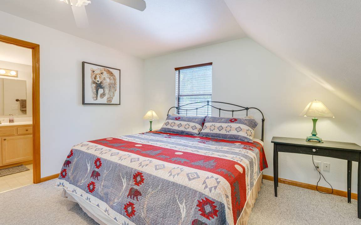 Photo of Bedroom in Upper Peachtree