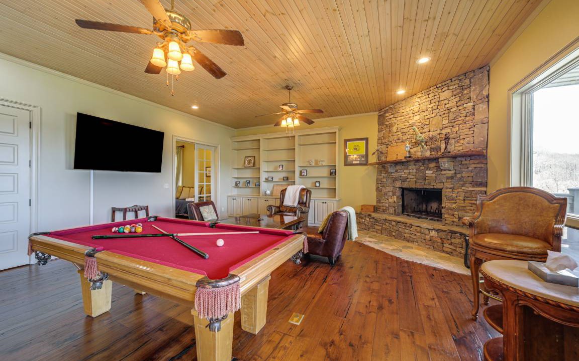 Photo of Livingroom in Cullowhee