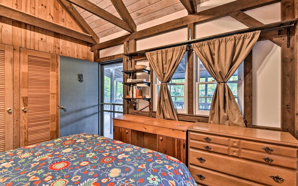 Photo of Bedroom in Newland