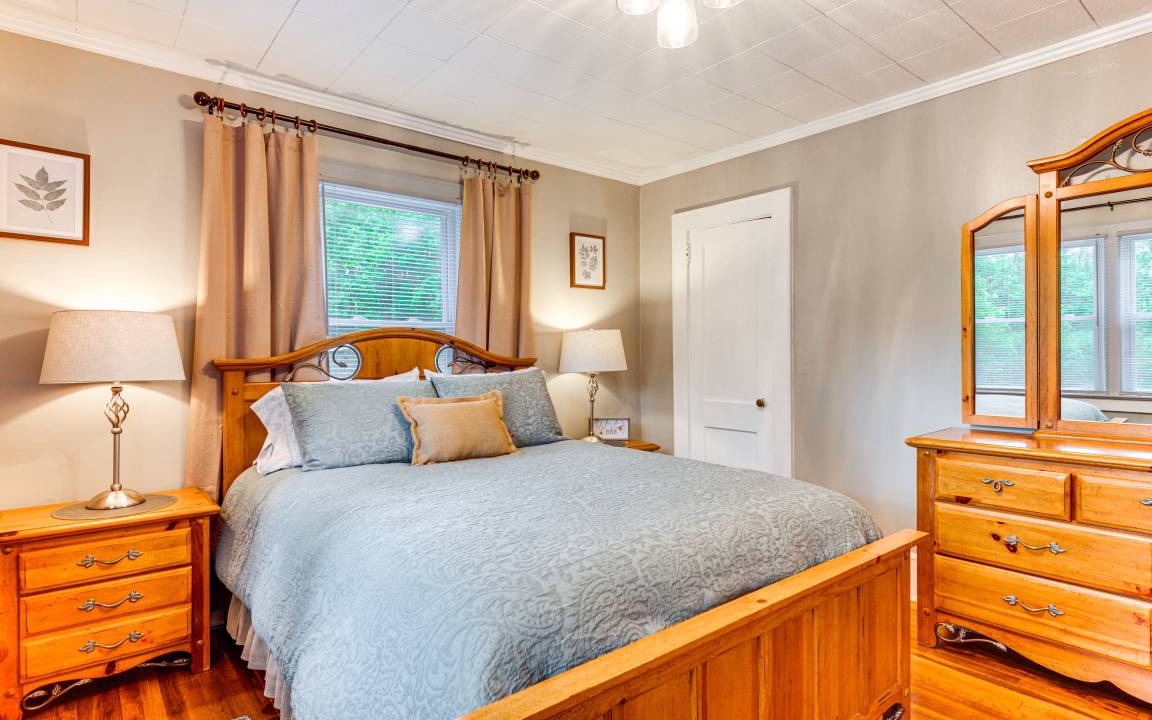Photo of Bedroom in Forest City