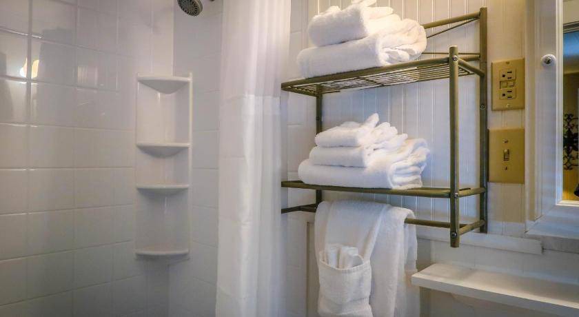 Photo of Bathroom in Blowing Rock