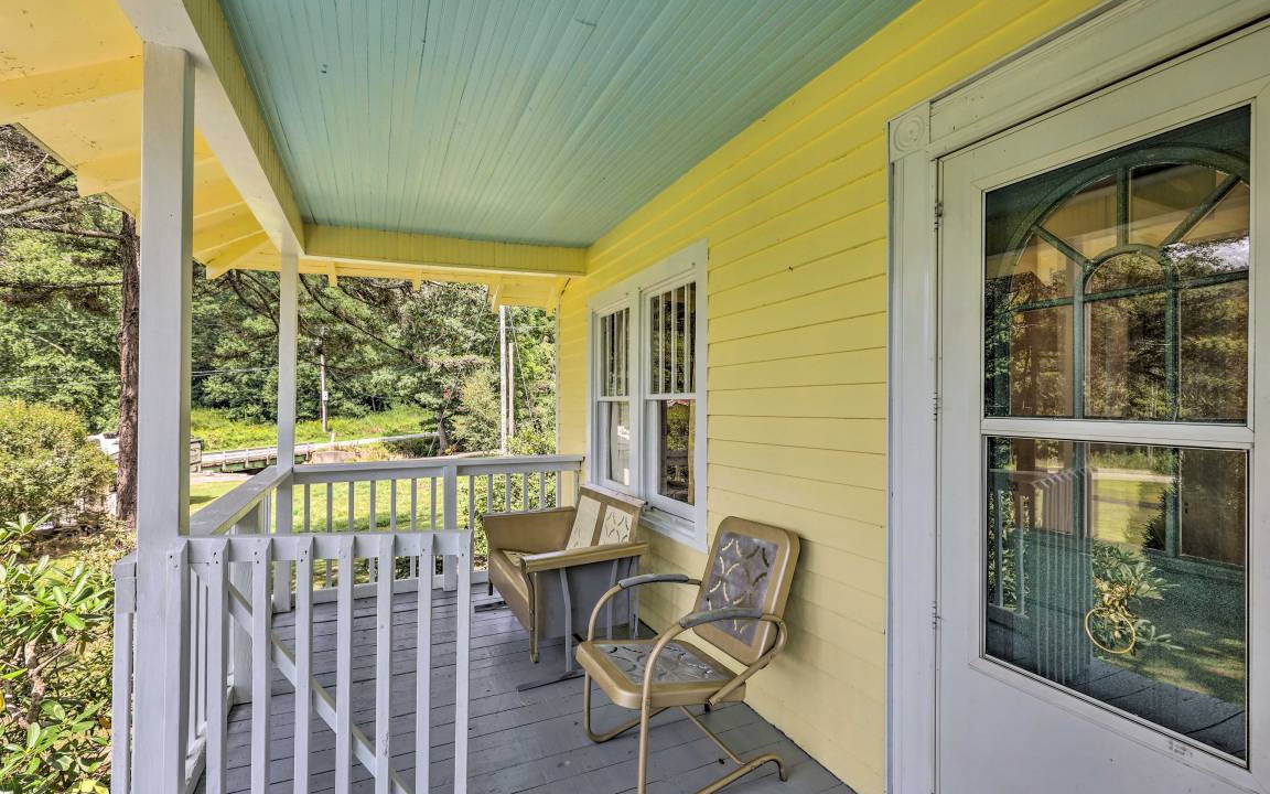 Photo of Patio Balcony in Bakersville