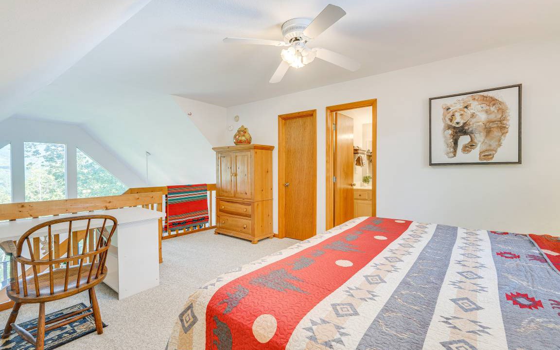 Photo of Bedroom in Upper Peachtree