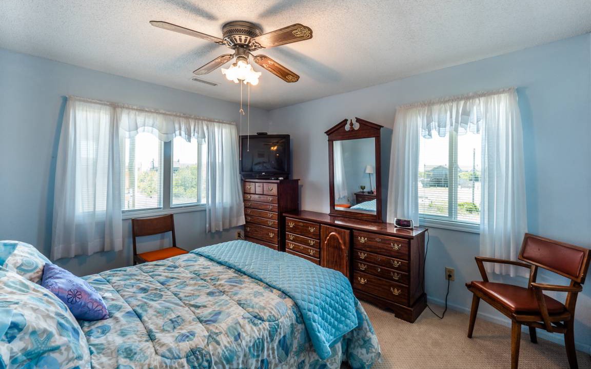 Photo of Bedroom in Topsail Beach