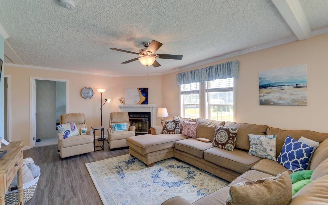 Photo of Livingroom in Carteret County
