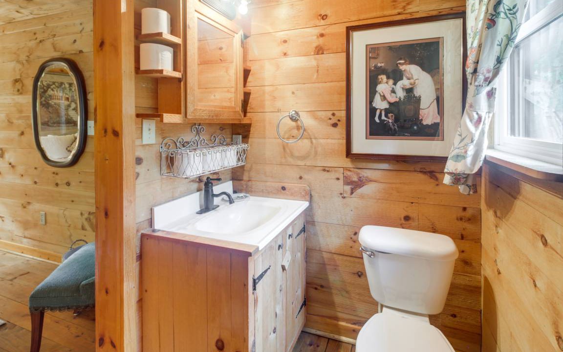 Photo of Bathroom in Lawndale