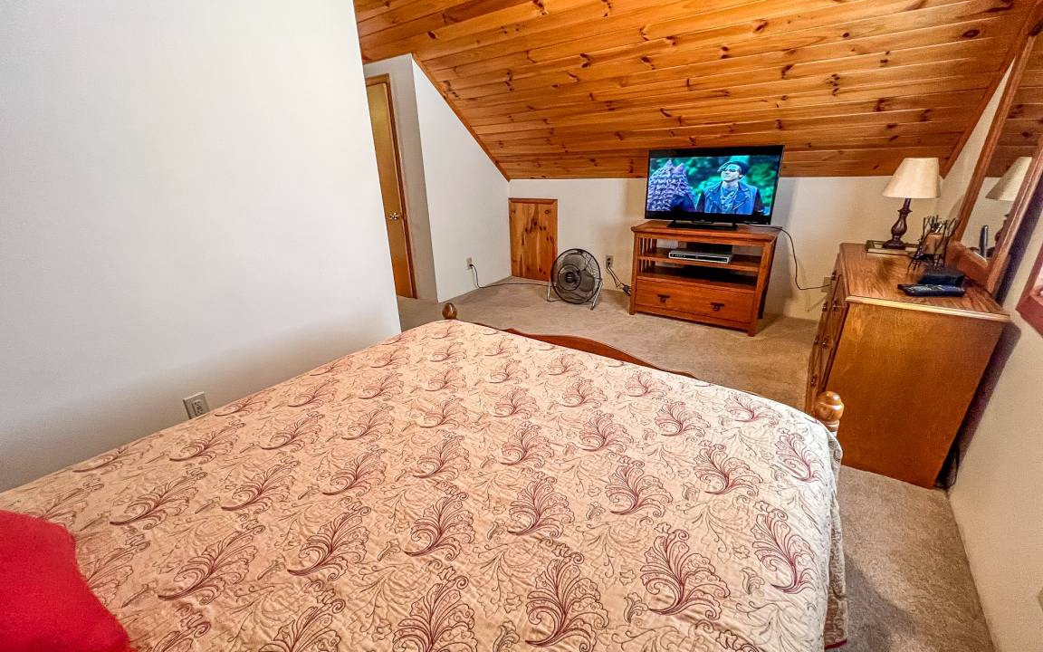 Photo of Bedroom in Grassy Creek