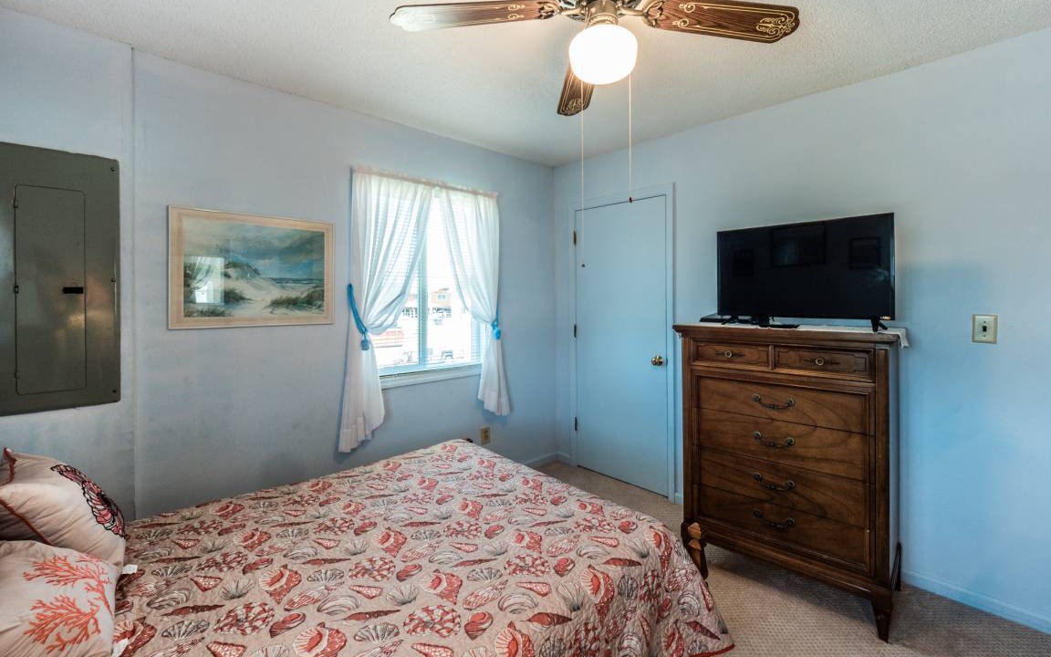 Photo of Bedroom in Topsail Beach