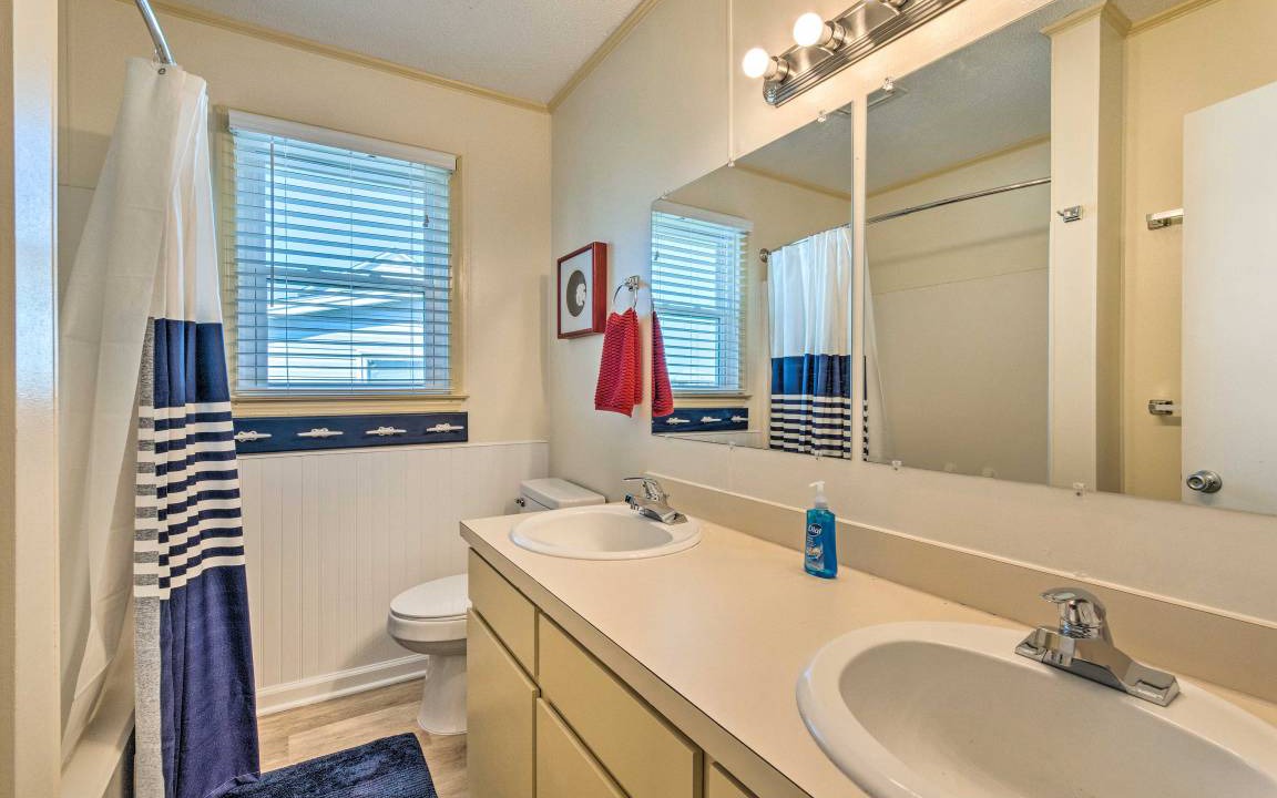 Photo of Bathroom in Topsail Beach