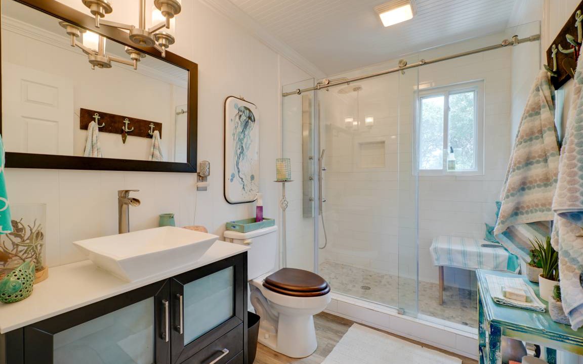 Photo of Bathroom in Topsail Beach