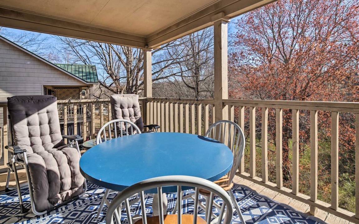 Photo of Patio Balcony in Lake Lure