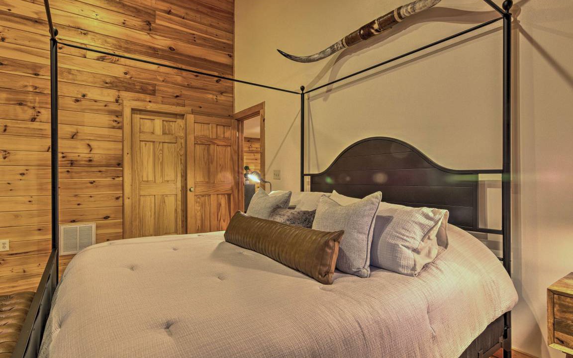 Photo of Bedroom in Mars Hill