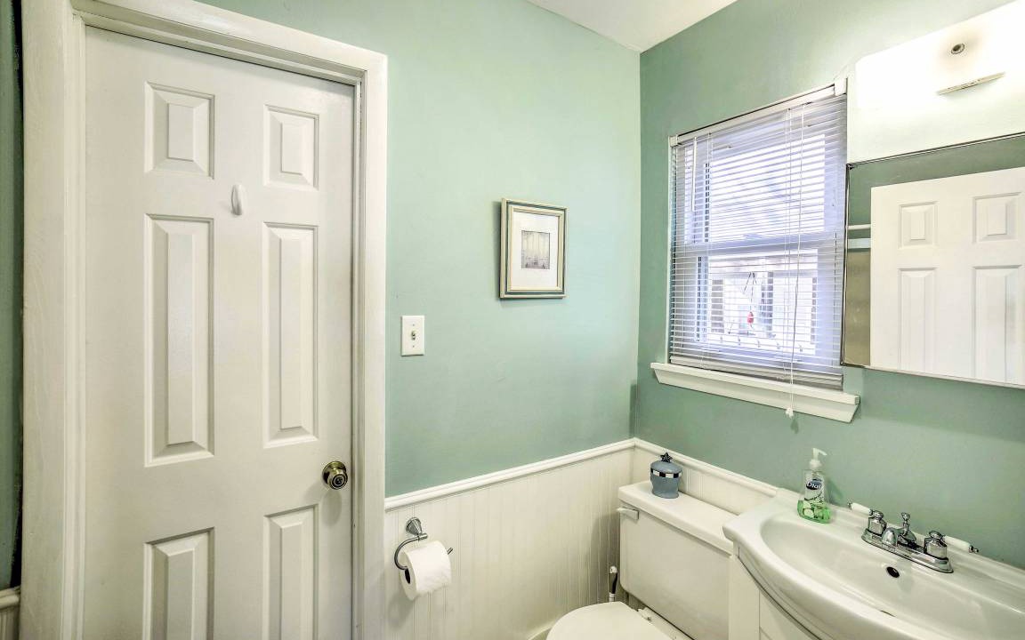 Photo of Bathroom in Long Beach
