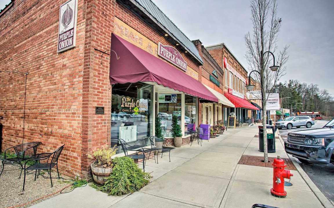 Photo of Others in Saluda