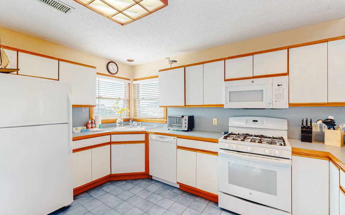 Photo of Kitchen in Waves