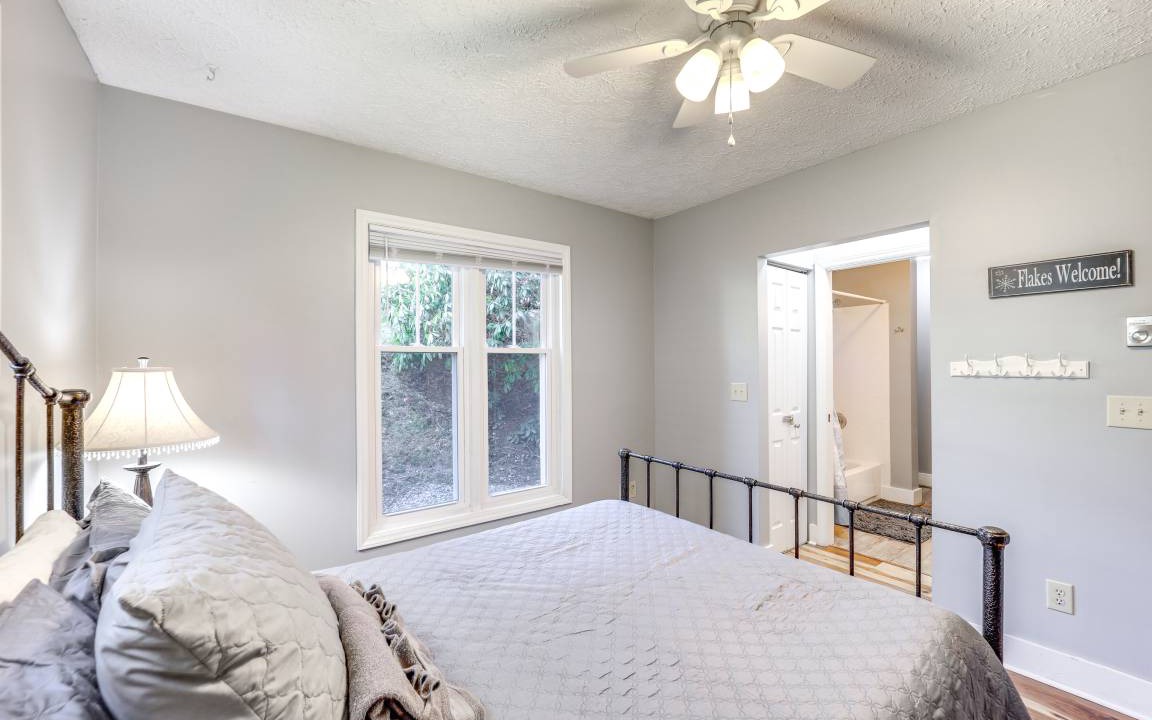 Photo of Bedroom in Seven Devils