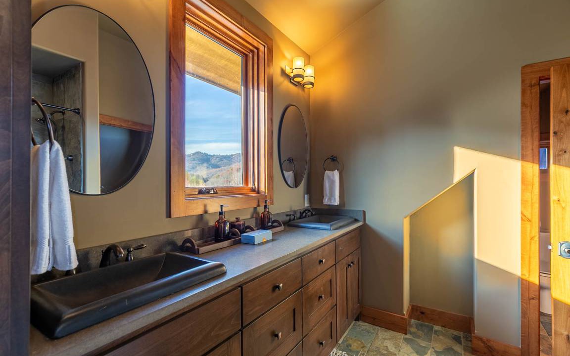 Photo of Bathroom in Apple Ridge