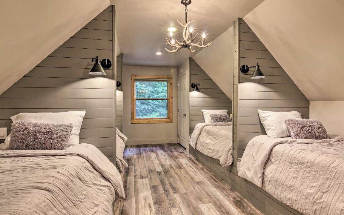 Photo of Bedroom in Mars Hill