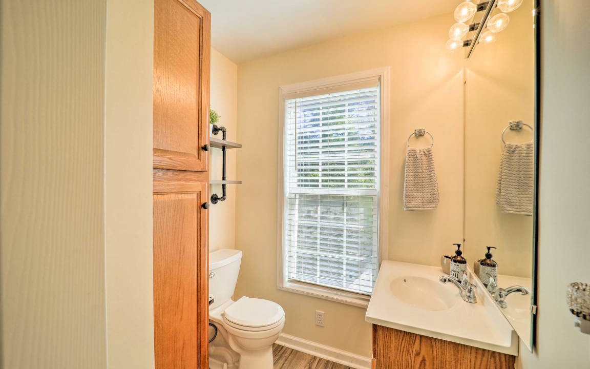Photo of Bathroom in Newland