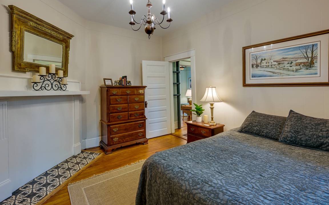 Photo of Bedroom in Lindley Park