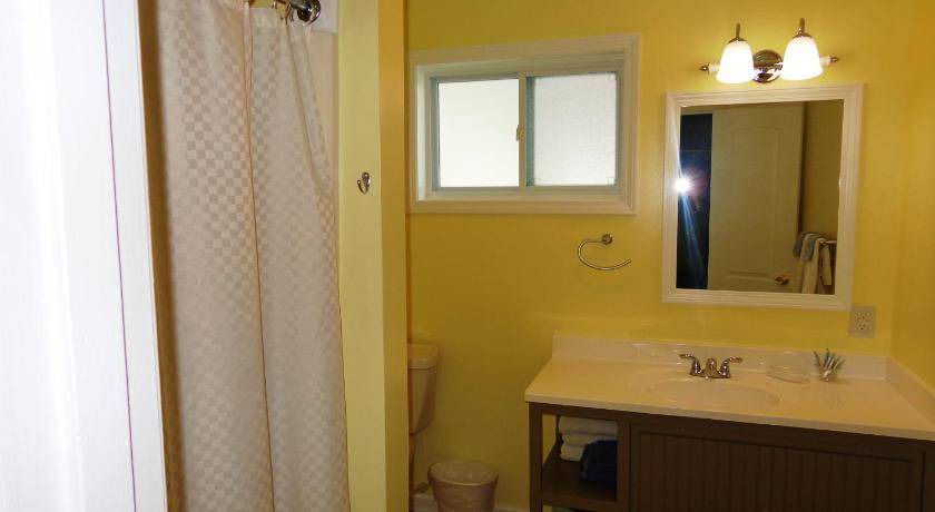 Photo of Bathroom in Maggie Valley
