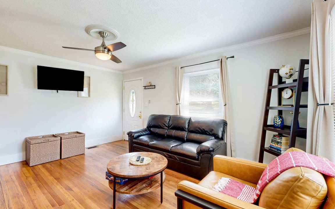 Photo of Livingroom in Burlington