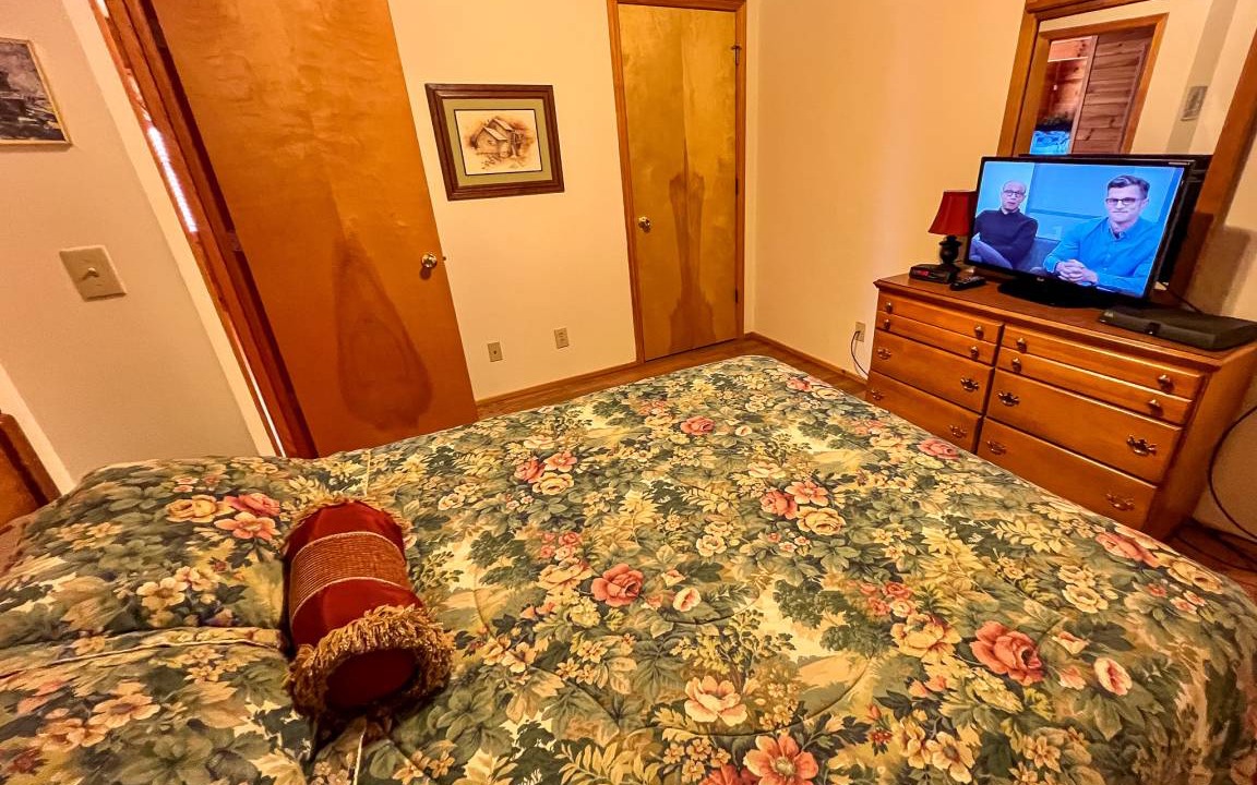 Photo of Bedroom in Grassy Creek