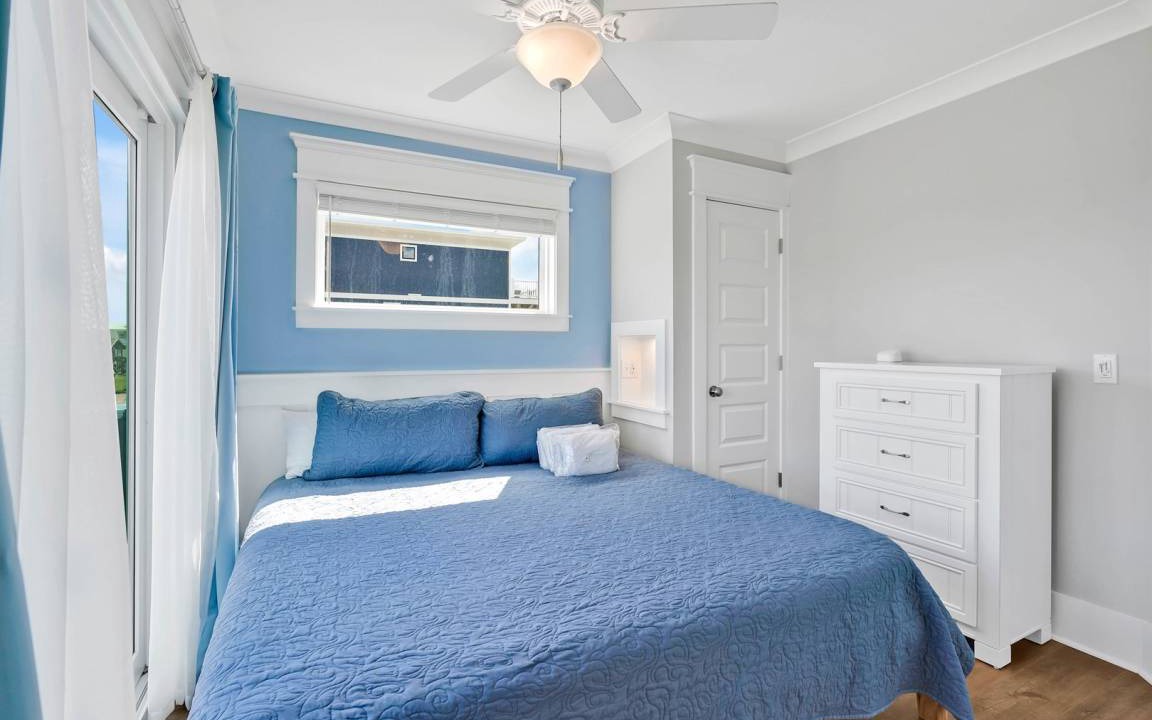 Photo of Bedroom in Oak Island