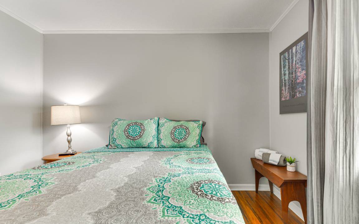 Photo of Bedroom in Leasburg