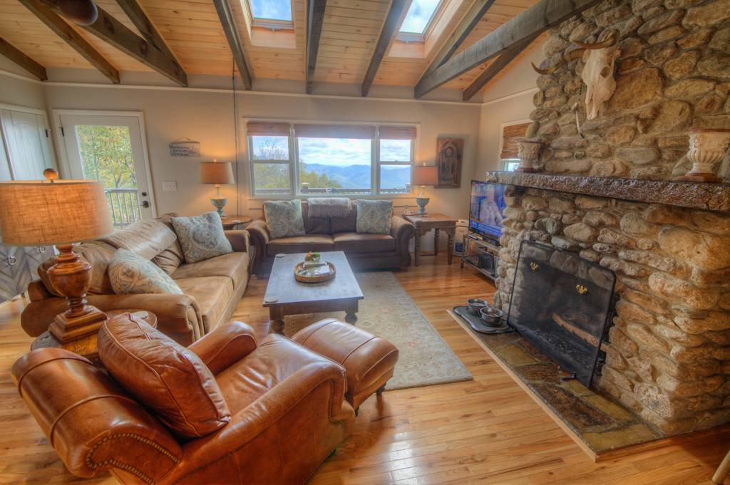 Photo of Livingroom in Blowing Rock