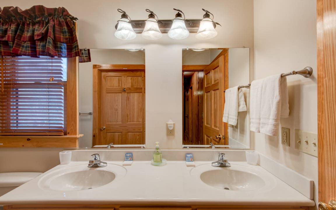 Photo of Bathroom in Todd