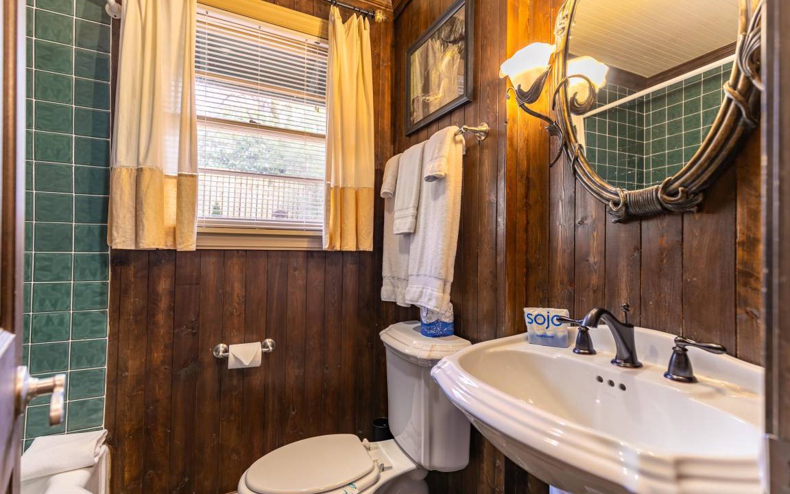 Photo of Bathroom in Blowing Rock