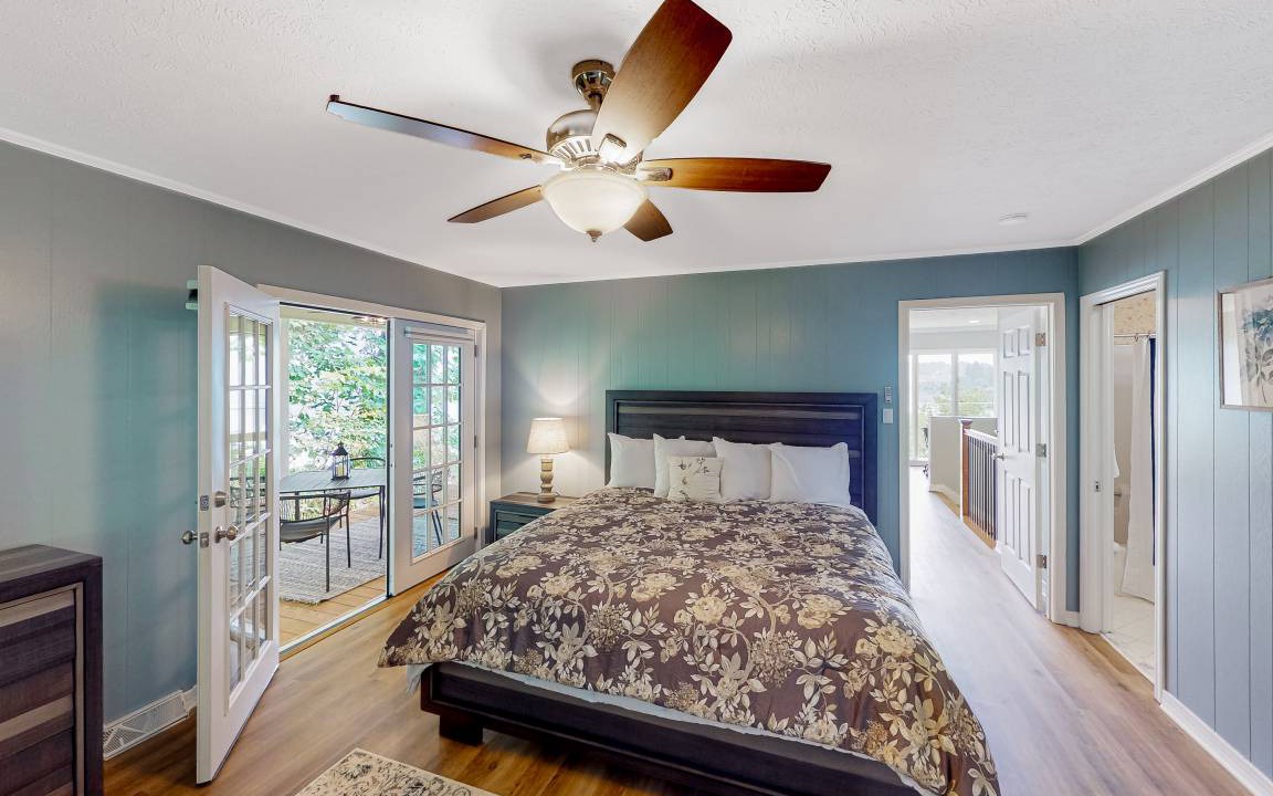 Photo of Bedroom in Lake Junaluska